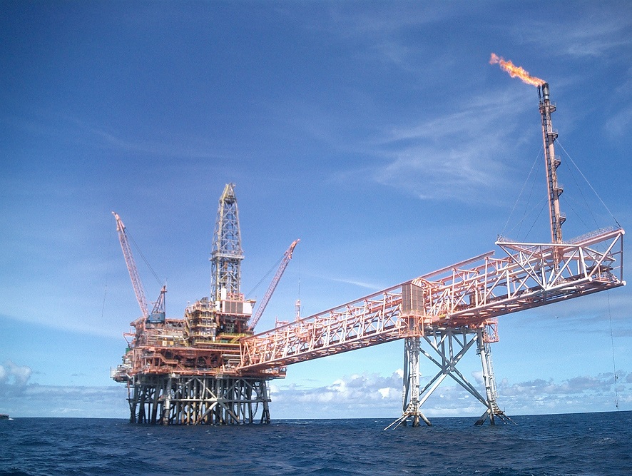 oil-rig-at-sea