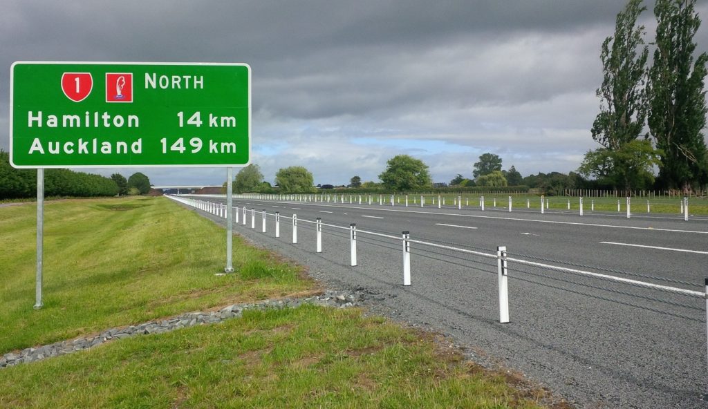 waikato-expressway-cambridge-section-flexible-road-safety-barriers-002